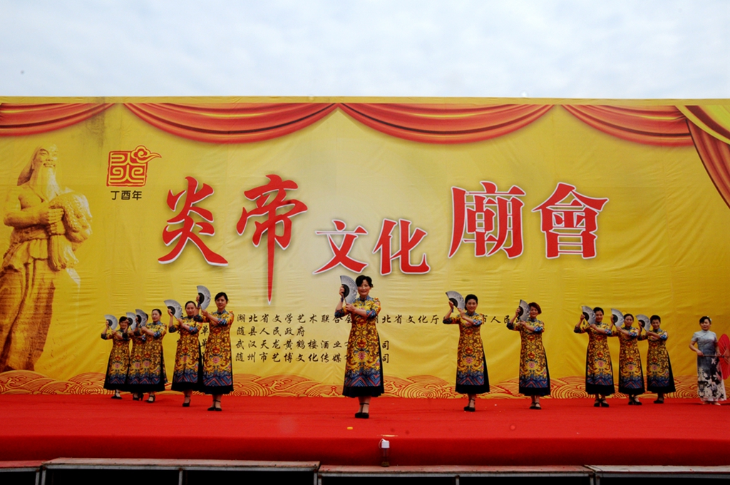 0-3、舞蹈《旗袍美人》.jpg